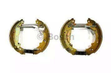 1 987 945 738 BOSCH Ремень генератора MB Sprinter 319-519CDI 18-/E-class (W212) 09-16/C-class (W204) 11-18 (7PK2045) 1 987 945 738 фото