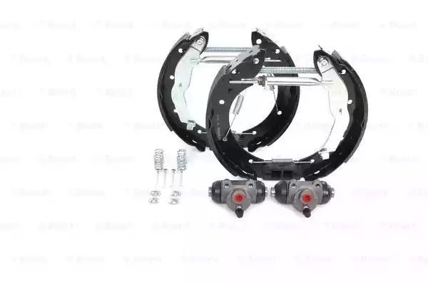 1 987 945 738 BOSCH Ремень генератора MB Sprinter 319-519CDI 18-/E-class (W212) 09-16/C-class (W204) 11-18 (7PK2045) 1 987 945 738 фото