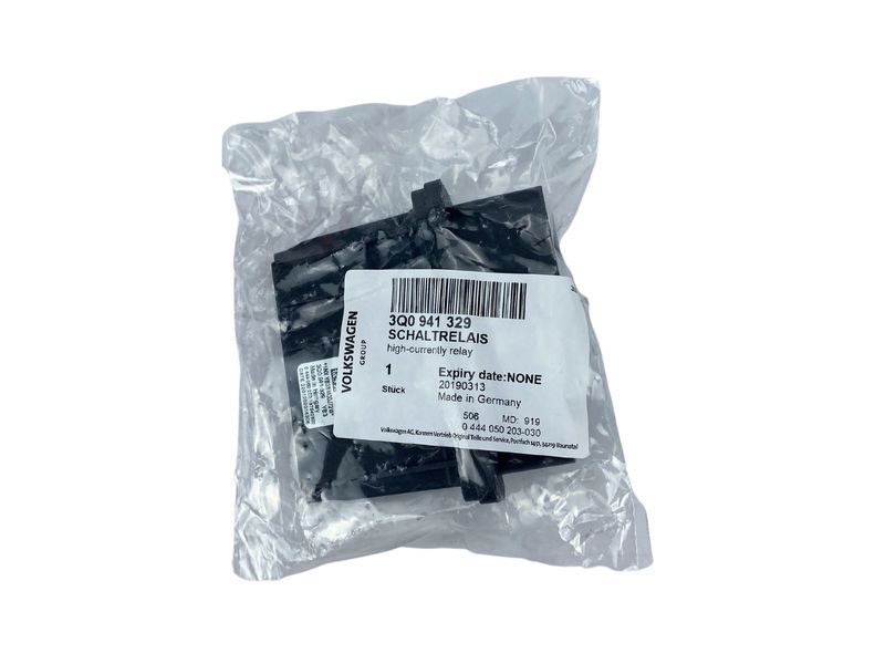 3Q0 941 329 VAG Блок управління системи AdBlue VW Caddy / Crafter / T5 / Golf VII / Tiguan / Audi A3 / A4 / Skoda Superb 2006 - 2016 3Q0 941 329 фото