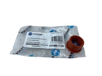 DRM01136 DR. MOTOR Прокладка трубки впускного патрубка турбіни MB Sprinter 906 (OM 642) 2006- (червона) DRM01136 фото